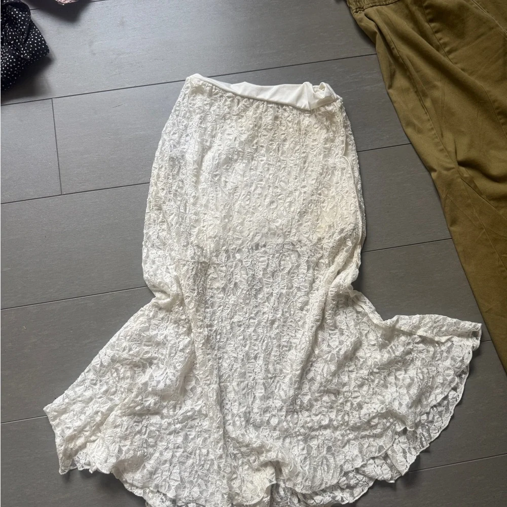 Edikted White Lace Maxi Skirt - Picture 4 of 4